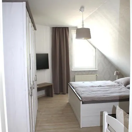 Auf Der Moselhoehe - Naehe Koblenz Und Cochem 디에블리흐